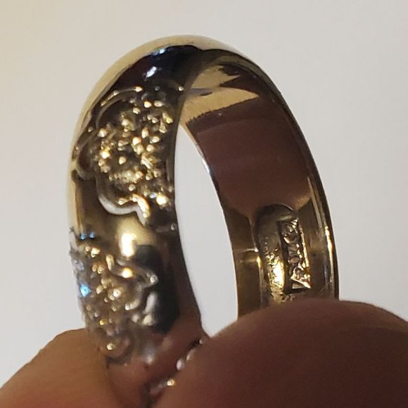 Beautiful 18K white gold diamond wedding band. - Picture 5 of 10